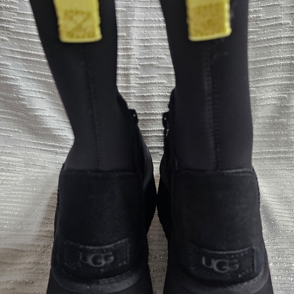 UGG Classic Dipper Womens Black Platform Size 8 S/N 1144031 - Picture 8 of 10